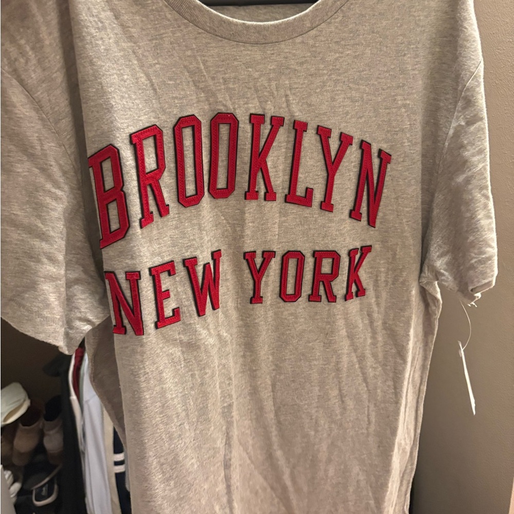 Aeropostale Brooklyn New York Gray T-Shirt with Red Print - tags on